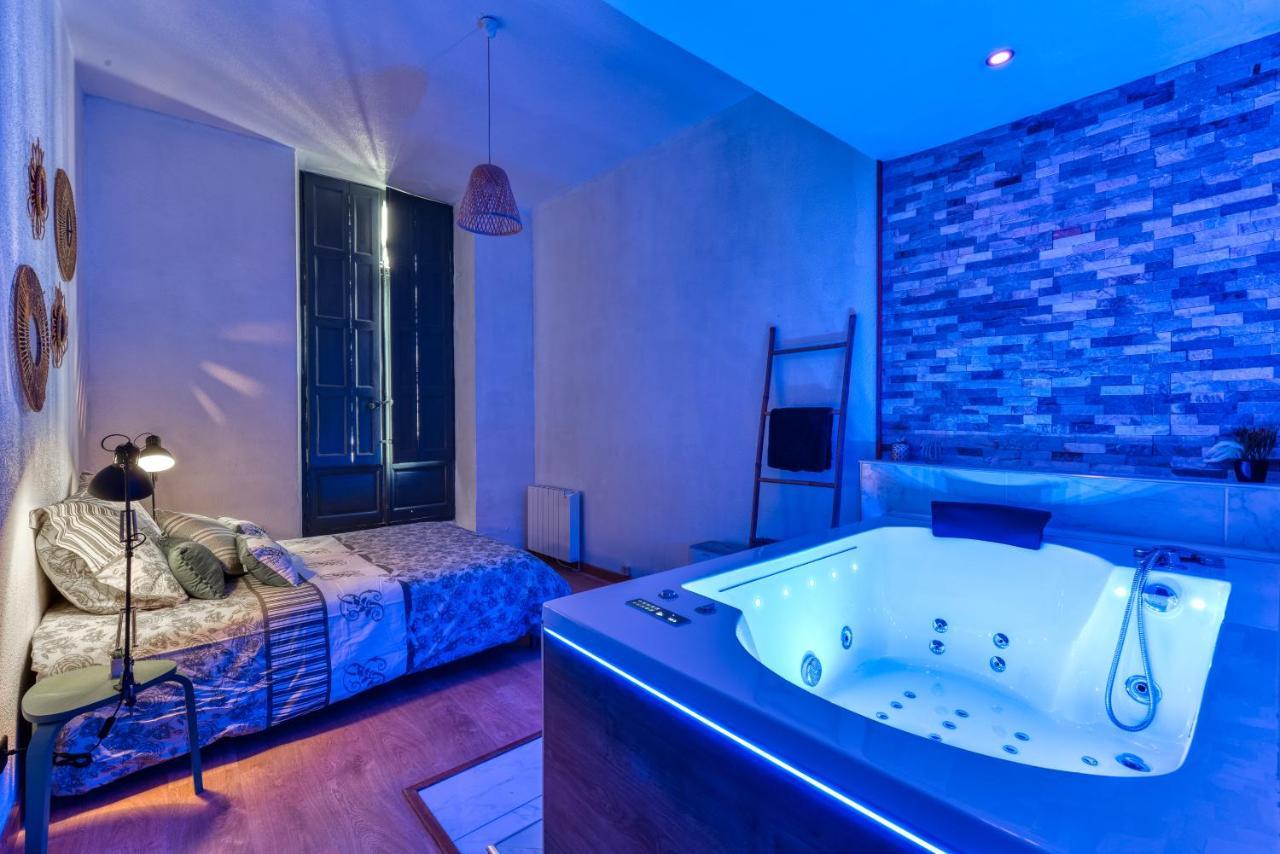 Appartement Parenthèse Occitane -WIFI - Balnéo- Parking Gratuit - Netflix à Carcassonne Extérieur photo
