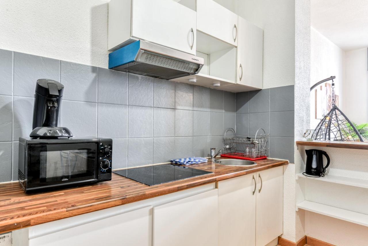 Appartement Parenthèse Occitane -WIFI - Balnéo- Parking Gratuit - Netflix à Carcassonne Extérieur photo